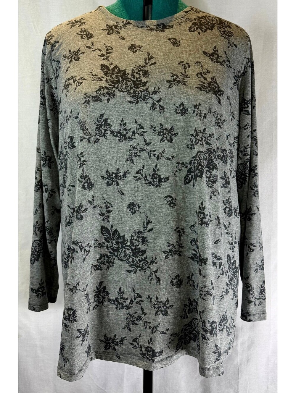 Lane Bryant 26/28 Gray Black Floral Long Sleeve Crew Neck Tunic Top Plus